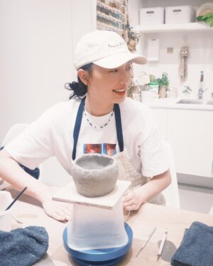 Cecilia Choi Instagram - 最近的台北日常
做陶瓷 貓 因為掛住薯仔金金
今天開心～～撒花～～