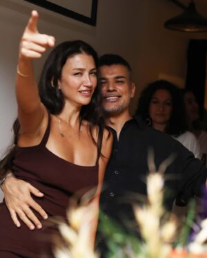 Ceren Benderlioğlu Instagram - @cihan.nacar  iyi ki arkadaşımsın , iyi ki dostumsun . Her sene daha fazla eğlenmeyiz diyip bir sonraki sene daha çok eglendiğim ,doğumgünlerin hiç eksik olmasın . Unutma ne kadar yorgun olursam olayım canımı dişime takıp halay başı olurum .🧿