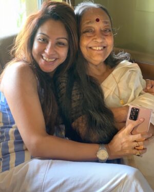 Chandrayee Ghosh Instagram - You are my everyday lifeline, my constant! I don’t know how to explain your presence in my life, I am still looking for the exact words ! You try and make people around you happy, you try and fight to protect your loved ones, may god protect you and give all the happiness you desire and deserve so much. তুইআমার “God sent “ 💌. Happiness always piya. Happy birthday. I wish I could pour in all my emotions in this little birthday note but that’s impossible. Stay with me forever and ever! #birthday #birthdaywishes #happybirthday #bff #love #peace #prayers #instagram