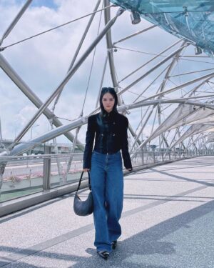 Chantalle Ng Instagram - Be hotter than the sun 🔥 

#ToryBurchSingapore #ToryBurchFW24 @ToryBurch