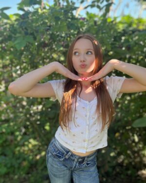 Charlie Townsend Instagram - sunny day ☀️☀️

tags: 🏷️

#sunnyvibes #sunshineday #sunnymoments #sunkissed #goodvibesonly #sunnydays #summerfeels #sunshineandsmiles #viral #trending #explorepage #instafamous #viralpost #igdaily #instaviral #viralcontent #discoverunder100k #instatrends