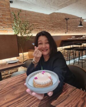 Chen Liping Instagram - On My This Special Day ❤️😄
大家都继续旺旺🍍🍍🍍🍍🍍🍍🍍🍍
#身体健康 #笑口常开
#喜乐#安康 #PTL