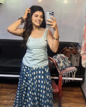 Chitra Shukla Instagram - सदा मुस्कुराते रहो अपने काम को ख़ुशी के साथ अनुभव करो। 

#vanity #diaries of #ahovikramaarka #movie 

#nofilter 
#chitrashukla #chitrashuklaupadhyay