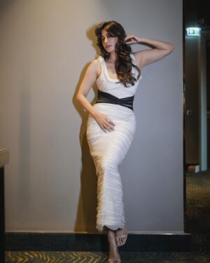 Chitrangada Singh Instagram - Vintage glam 🤍🤍🤍
.
.
For the event 
Makeup n hair @beautybysevy 
Stylist- @eshaamiin1 
Outfit- @sameermadan_official 
Jewellery- @chanelofficial
Photographer : @chandigarh.photography