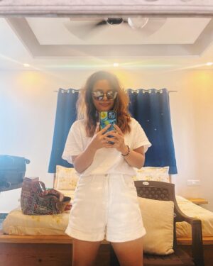 Chitrashi Rawat Instagram - Sunday Dump from ऋषिकेश 🌸  New project, New Role 🙏