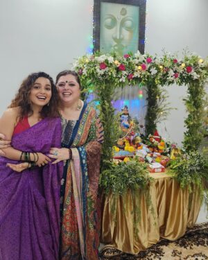 Chitrashi Rawat Instagram - Ganpati Bappa Morya 🌸

.
.
P.S : Maa ki saree aur sasu maa ka blouse ♥️
