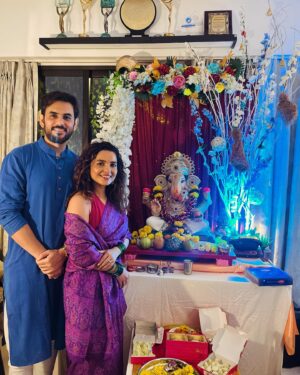 Chitrashi Rawat Instagram - Ganpati Bappa Morya 🌸

.
.
P.S : Maa ki saree aur sasu maa ka blouse ♥️