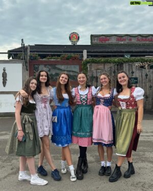 Chloe Lang Instagram - München selects & Oktoberfest #prost