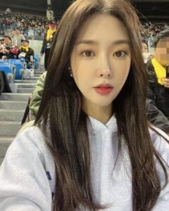 Cho Lee-hyeon Top 100 Instagram Photos and Posts