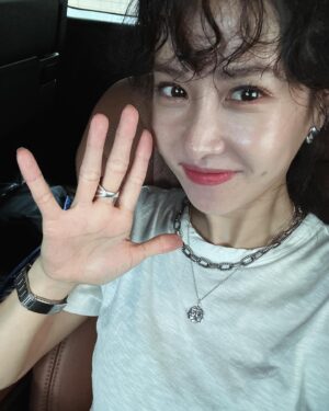 Cho Yeo-jeong Instagram - 8월이 갔더라구요...😐