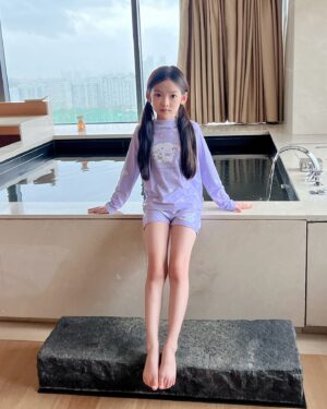 Choi So-yul Instagram - #협찬 @delightpoolofficial 

호캉스에서 함께한 💜🤍
DELIGHTPOOL X Cinnamoroll Collaboration 💕

소율이의 최애 시나모롤과 연보라의 조합은 말모 💜💜
그래픽도 넘 앙증맞고 귀여운데 트랜디하기까지하다니 🤍

#딜라잇풀 #delightpool #여아수영복 #키즈수영복 #시나모롤래쉬가드 #산리오 #시나모롤 #키즈래쉬가드 #호캉스 #반얀트리클럽앤스파