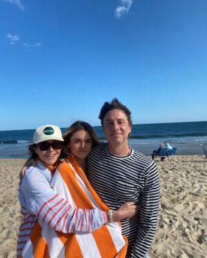 Christa Miller Instagram - #tbt to last week when I was still on vacation ☀️🌊