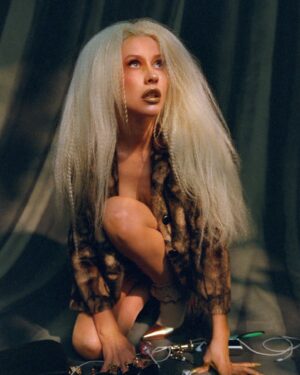 Christina Aguilera Instagram - @papermagazine 💚🐆💄🔥