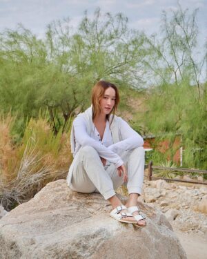 Christina Masterson Instagram - ☁️🌵 Cozy cloud set by @travismathewwomens ✨ get 25% off with code ~ CHRISTINA25 

🔗 in bio
#TMWPartner
#travismathewwomens 

📷 @brandonharman