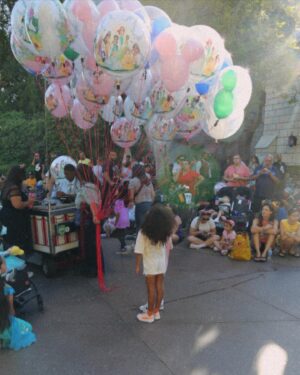 Christina Vidal Instagram - Disneyland Shenanigans 🏰

#Disneyland
