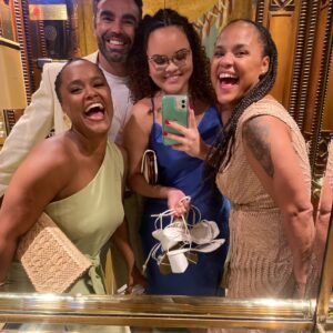 Cintia Rosa Instagram - Foi incrível! Emocionante, inédito e perfeito! 
@barbarabritog  e @levisnovaes desejo a vcs tudo que há de mais maravilhoso nessa vida! 

#1ºcasamentopretonocopa