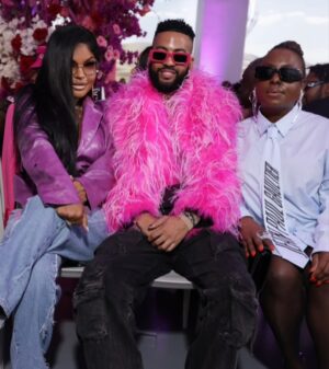 Claire Sulmers Instagram - #frontrow at @thebombfashionshow ! Bombers and Bombshells like @yandysmith , @shameamorton , @quincy , @mainohustlehard , @terrellish , @princejdc , @mickeyboooom ,  @whoiskelli , @ledisi , @allthingsdrbobbi , @darealbbjudy , @azzymilano all sat front row to see #thebombfashionshow ! Swipe for pix by @sonejr and read the recap on FashionBombDaily.com. 
📸 @sonejr #yandysmith #shameamorton #azzymilano #nyfw #newyorkfashionweek