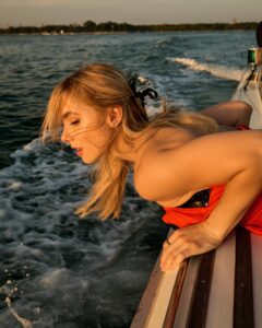 Clara Galle Top 100 Instagram Photos and Posts