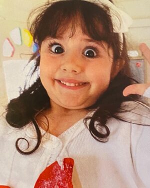 Clara Tiezzi Instagram - Há 16 anos, a cegonha entregou aqui em casa o brinquedo mais legal que eu já ganhei. Feliz aniversário para o meu mini clone biologicamente obrigado a ser minha melhor amiga para todo sempre✨💕