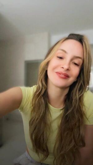 Claudia Leitte Instagram - “Que todos os meses sejam amarelos. Todos nós podemos desenvolver transtornos mentais. Seja empático, consciente, amoroso, carinhoso. Estenda sua mão, seu abraço, seu colo. Se importe. Esteja atento e aberto ao amparo. Não se sente bem? Busque ajuda médica. Caso precise, ligue 188.” 
Via @pepperpaulo