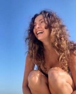 Claudia Ohana Most Liked Photos and Posts