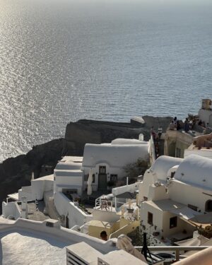 Clémence Botino Instagram - Santorini for the day ! 🇬🇷🪽🩵