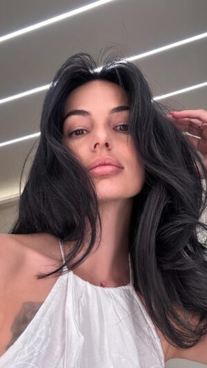 Cloé Cooper Instagram - Les grandes vacances c’est super 🤣