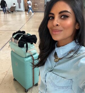 Collien Ulmen-Fernandes Instagram - Auf’m Weg in die alte Heimat, denn morgen Abend 
von 18:30 - 19:30 bin ich live im RBB in der TV-Sendung 
DER TAG zu meinem neuen Format Body Bits, in dem ich mich mit Wissenschaftlern und Wissenschaftlerinnen in unser Innerstes begebe. Wir sehen uns das Wunderwerk Körper genauer an, begleiten und beleuchten die neuesten medizinischen Studien.

In der aktuellen Folge beschäftige ich mich mit der Frage, 
wie unser Immunsystem funktioniert. Wie schützt es uns vor Infektionen und Krankheiten? Wieso steigt die Zahl der Allergikerinnen und Allergiker weltweit so rasant an? 
Wie können wir unsere körpereigene Abwehr stärken? 

Link zu dieser Folge und allen weiteren bisher veröffentlichten (Thema Darm und Thema Alter) 
findet ihr in der Bio ⬆️

Und ich freu mich natürlich wie immer über Feedback…
Auch dazu, welche medizinischen Themen ihr euch noch wünschen würdet.

🧬💪🏽🫀🧠🫁

#DerTag #RBB #BodyBits #Medizin #Medizinwissen #Körperbewusstsein #Audible #GeheimnisseDesKörpers 
#Wissenschaft #BreakingScience #Gesundheit