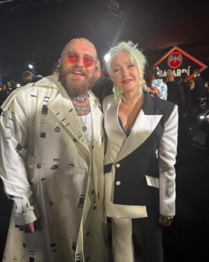 Cyndi Lauper Instagram - About last night! #mtv #vmas 

.

Thanks again to my team:
Hair @_juttaannaweiss__ 
Makeup @nafra25 
Styling @xnikkixnyc 

Thank you for dressing me @csiriano ✨💕