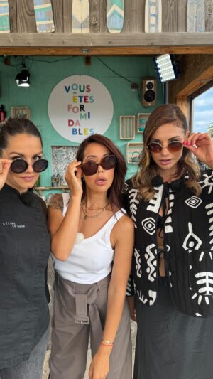 Daniela Martins Instagram - Apparement les femmes se critiquent entre elles…Vrai ou faux ?
Alors qu’on devrait être si heureuse de la réussite de nos copines et même de celles qu’on ne connaît pas…

#sororité #girlpower #girls