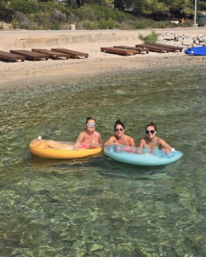 Daniela Nízlová Instagram - Rodinna dovolenka ako sa patri🫶🏼 Uz teraz nam chyba tento RAJ v Sucu-raji… Dakujeme @hvar.sport.resort za uzasne zazitky, tesime sa opat niekedy nabuduce☀️