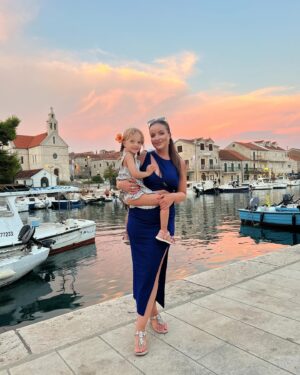 Daniela Nízlová Instagram - Rodinna dovolenka ako sa patri🫶🏼 Uz teraz nam chyba tento RAJ v Sucu-raji… Dakujeme @hvar.sport.resort za uzasne zazitky, tesime sa opat niekedy nabuduce☀️