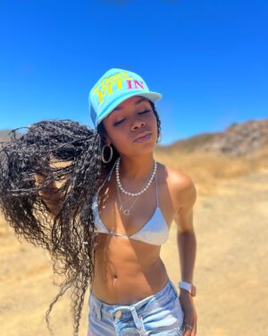 Danielle E. Hawkins Instagram - I Don’t Fit In….Because I Was Born To STAND OUT! 💪🏾

🧢 @pariahclothingbrand 

#derby #Yafavoriteauntie #thederbydiaries #daniellehawkins #feistyfunnyandfine #foreveryoung #fountainofyouth #multitalented