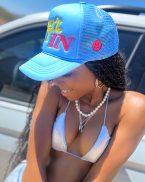 Danielle E. Hawkins Instagram - I Don’t Fit In….Because I Was Born To STAND OUT! 💪🏾

🧢 @pariahclothingbrand 

#derby #Yafavoriteauntie #thederbydiaries #daniellehawkins #feistyfunnyandfine #foreveryoung #fountainofyouth #multitalented