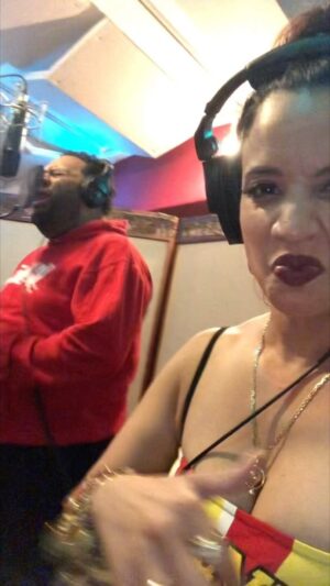 Dascha Polanco Instagram - I was soo nervous and so excited! Scoop you exceeded my expectations not only on this song but as a person. You always answered, “D, you a problem don’t be scared let’s goooo, when we dropping?!” Te quiero mucho bro. My condolences to your family.  @fatmanscoop  #rip #besthypeman #fatmanscoop #artist #ismellgood