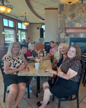 DeAnne Stidham Instagram - We went to lunch on Friday to Kneaders and everyone was so surprised to see us all gathered together for this retreat as sisters! We also met two ladies who were in awe that we were all together (oh and yes of course I got their info to send them an item from LuLaRoe 👌🏻) and then of course my sisters love to share who I am and that I own LuLaRoe….Anyways, it’s always such a fun time being with SISTERS 🤣😃♥️ #sisters #retreat #breakfastdate #funwithmysisters
