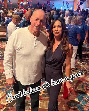 Debbe Dunning Instagram - So Happy to be back in Buffalo 
A toast that touched me so much tonight was when Jim raised his glass to remember the ones we’ve lost in this past year and I started to think about it and I don’t think I’ve lost as many people in one year as I have this past year😞…. so if you’re thinking about somebody, you may have lost, please hold up your glass & toast to  the life that they led #godbless this is not a dress rehearsal!! Love your life!! If you don’t then make the change 
Life’s too short to waste time … we are truly so fortunate 💥