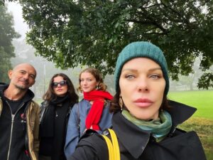 Debi Mazar Instagram - Giulia,I’ve looked forward to witnessing this moment ,all your hard work paying off,to achieve the luxury of studying at a wonderful university!
We are so proud & hope your new journey is AMAZING.
I ironed your sheets & made everything smell like home,brought various chachkies,terracotta vases filled with S.Maria Novella potpourri..
I would have brought a drying rack for hand wash but there was no room in your dorm🤣
Leaving you this time was tough.Watching you hug Evelina & Babbo was so beautiful.When I got home and went to your room,I sobbed.Anyhow,stay curious,inspired and I’ll see you soon.Please eat your vegetables and wear a scarf.
Love Mom 🥦 🥗 ❤️💋❣️💃🏻 🇮🇹