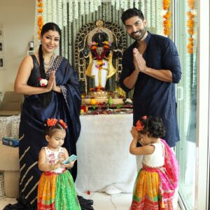 Debina Bonnerjee Instagram - Ghar aaye Ram Lalla Swaroop Ganpati Bappa. 
.

@Jompers_fashion @oakpinionpr
Debina outfit @monkandmei_by_soniaanand 

#omganpatayenamah #ramlalla 
#ganpati #ganpati_bappa_morya