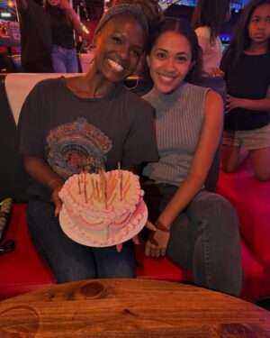 Deborah Joy Winans Instagram - Birthday week was BOMB!!!! Spent time with my most nearest and dearest🥰🥰🥰🥰 Praise God for the family He’s given me!!!! I LOVE these people! Cheers to all the great things God continually places in my life! Cheers to Gods love and protection and provision that are oh so abundant in my life. Cheers to #ChoosingJoy 💜 Cheers to 41🥳💜