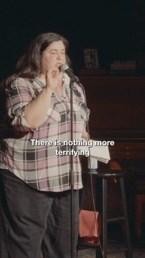 Debra DiGiovanni Instagram - My album, Honourable Intentions, is coming to all streaming platforms Sept 9th! Stay tunedd💕

#standup #comedy #jokes #standupcomedy #spiders
