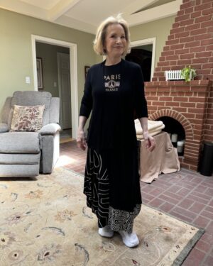Debra Jo Rupp Instagram - Kitty on her way to Access today! Gonna meet the hubby! #netflixisajoke