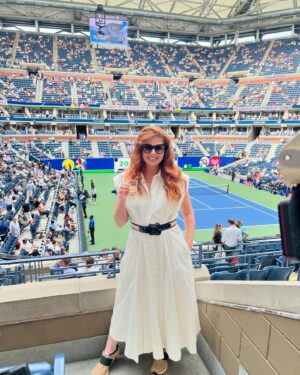 Debra Messing Instagram - The last few days has been a balm to my soul. Spending time with my beloveds, from all over the world, has momentarily lightened my heart, and I am so grateful.

@camrynmanheim and I went to the @usopen and watched the Men’s Semifinals -Sinner vs Draper. It was extraordinary. Thank you @dobeltequila for having us and getting me drunk in the middle of the afternoon.😂Cam and I always laugh together, but we were maybe, a little bit giddier than usual!

@seanhayes (my brother from another mother) and his better half, sorry Seanie, @scotticenogle were like a cozy warm blanket. We had the yummies dinner and as always it felt like we saw each other last week, even though they live in LA.

And @robertvetica, My first and forever hair stylist who is my family, and lives in Italy. Brunch and heart talk. He always makes me remember to live in the moment and to live in gratitude. 

Thank you, dear ones, for loving me. All of me. 

#rideordie #friendsforever #luckyme #bringingthelight #camrynmanheim #seanhayes #robertvetica