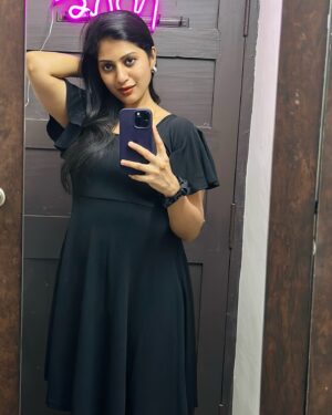 Dhanalakshmi Saminathan Instagram - Just reflecting;)

#fyp #instagram #selfie #trending #outfit #black #love #chennai #dhanasaminathan