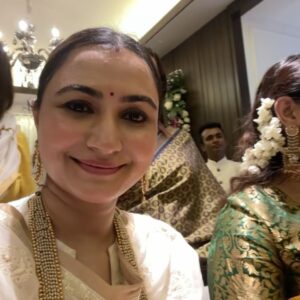 Dhrriti Saharan Reddy Instagram - Beautiful Janmashtami Celebration at @iampratibhasingh and Amit’s Beautiful Home ♥️
Soul Filling Music , Beautiful Souls & Kanha ji under one roof 🌸♥️
Reunited with some old friends & made some new 🌹
A night to remember 🤌🏻
.
[ Janmashtami , Beautiful Night , Traditional , Soulful Music ]