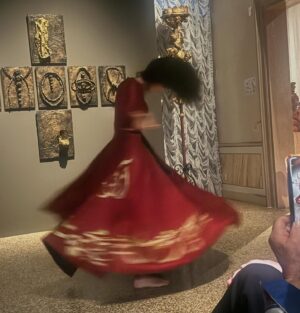 Diane van Fürstenberg Instagram - Magical Venetian  evening with friends who create magic… visit at Palazzo Vendramin Grimani with Sufi dance  to highlight Zarif design @zarifnyc by talented afghani embroiders and later @pomellato  dinner to magnificient Palazzo Ca d’Oro restored by @venetianheritage @fondazionealberodoro