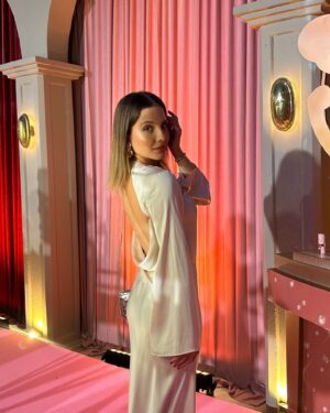 Dilara Kurtulmuş Instagram - Dün gece nasıl güzeldi🤩⭐️ 

 #reklam