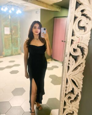 Divya Ganesh Instagram - Blissful 🖤

#divyaganesh