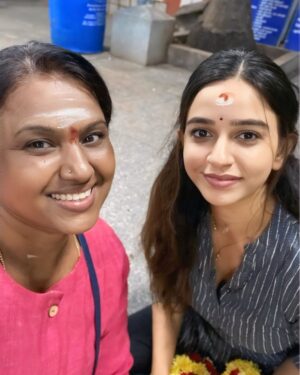 Divya Ganesh Instagram - Today morning என் அப்பன் முருகன் தரிசனம் சிறுவாபுரி….