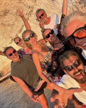Doğa Rutkay Instagram - Enfes günlerin enfes insanları vardır♥️
#onuncuevlilikyildönümümüz 
@kerimcankamal 
@ovgehanogulturk 
@goz13 
@ceren13 
@esrainhouse 
@djfunkycmusic 
Ve Volkan💘 Ve Piri ve Ruti🙏🏼🧿